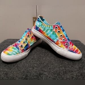 NWT Blowfish Malibu Kids Play Laceless Slip On Sneaker - 2Y